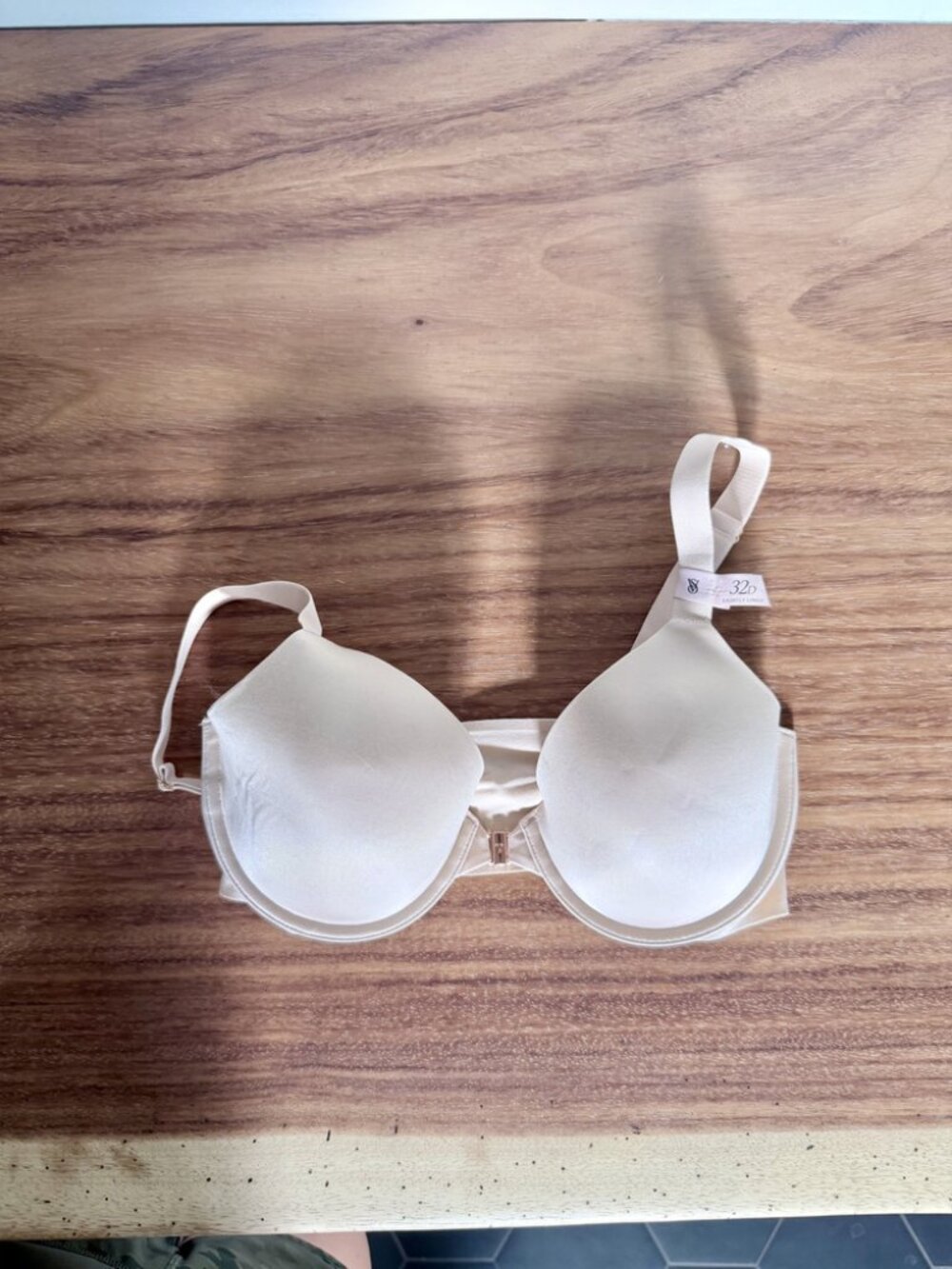Victoria's Secret Body by Victoria 32D Perfect Coverage Cream Lightly Lined